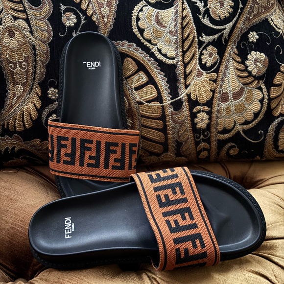 Sandals_&_Flip_Flops